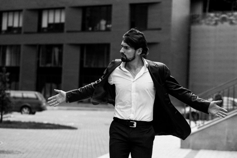 Мужчина черно белое