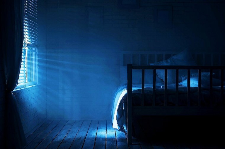 Комната с кроватью аниме