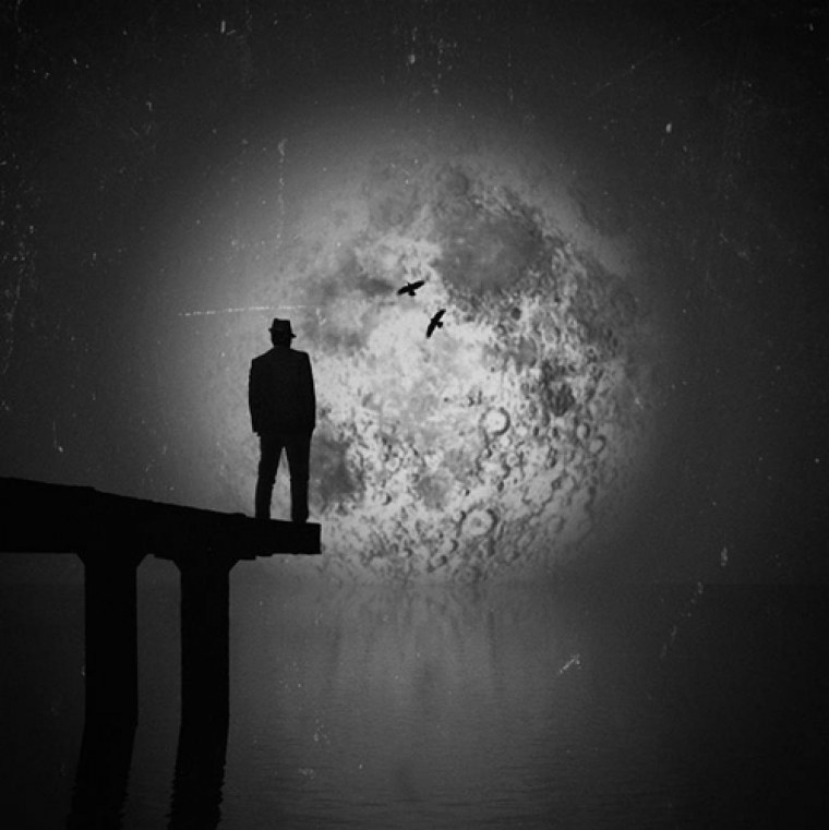 Человек уходит в даль