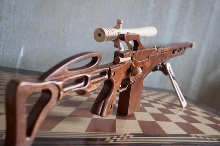 Винтовка из дерева