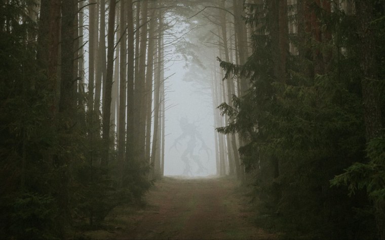 Старое кладбище в тумане