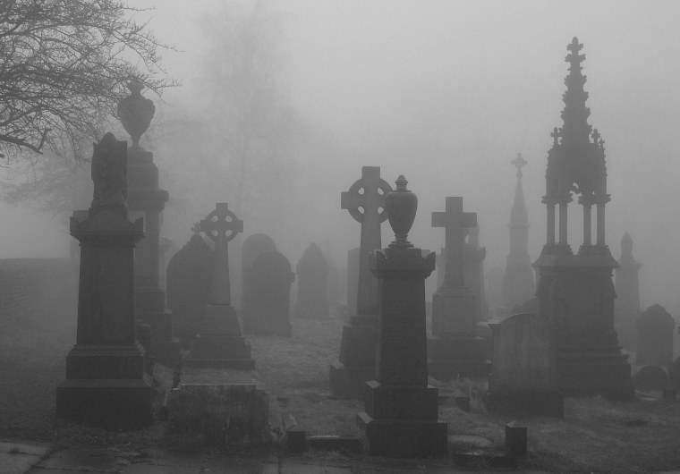 Кладбище ночью