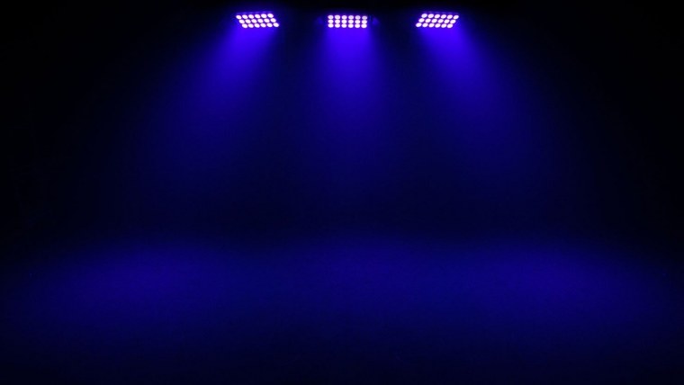 Цветной прожектор освещение снизу вверх