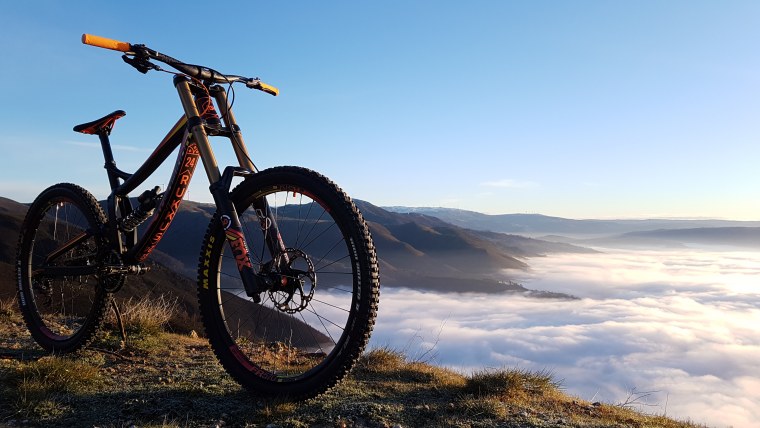 Даунхилл, фрирайд, 4-кросс