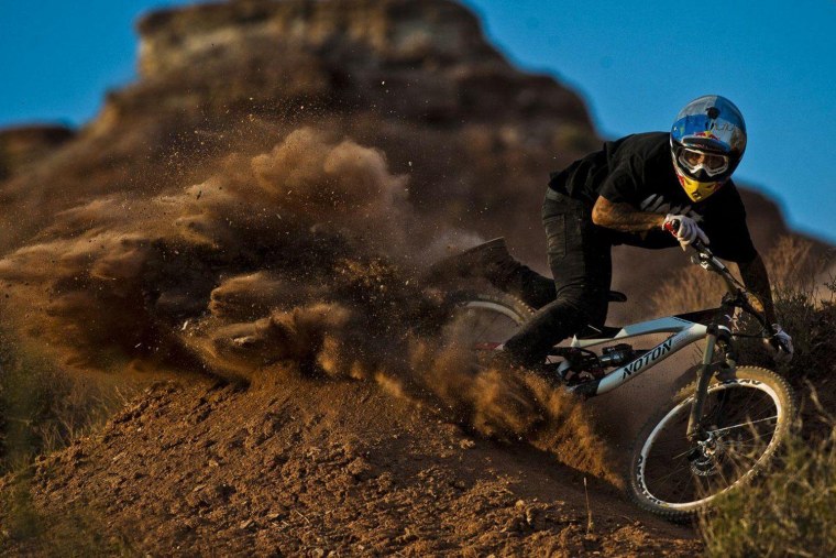 Даунхилл обои на телефон