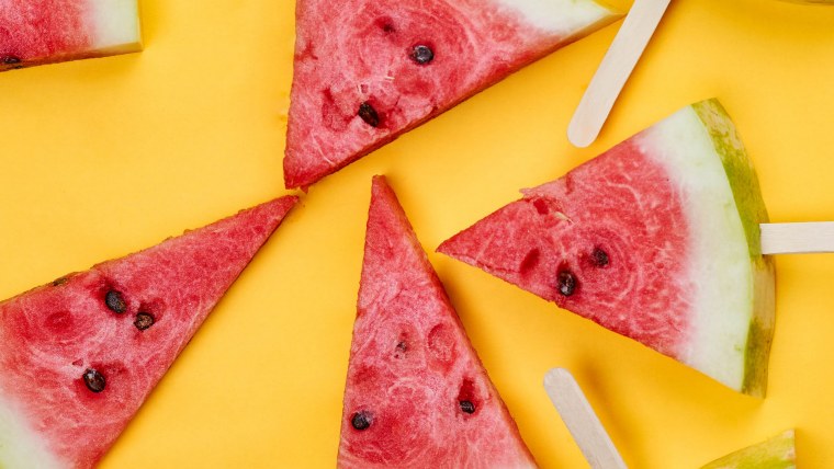 Дольки арбуза и дыни