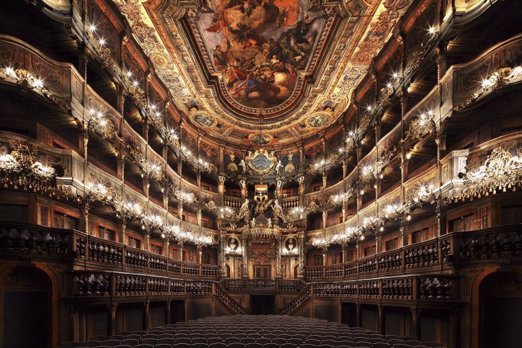 Итальянская опера театр Локателли
