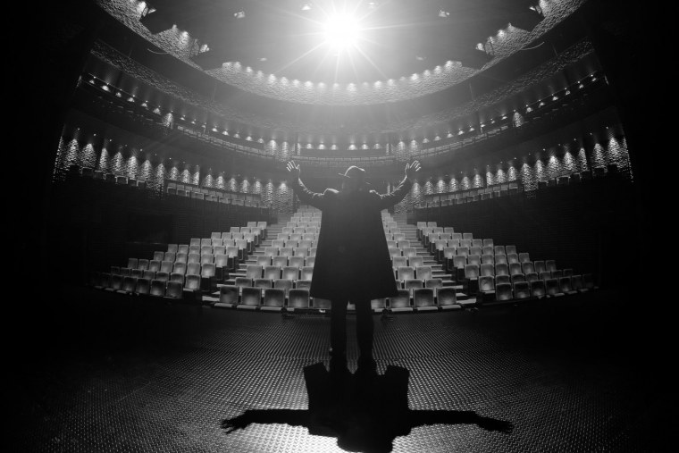 Пустой зал театра