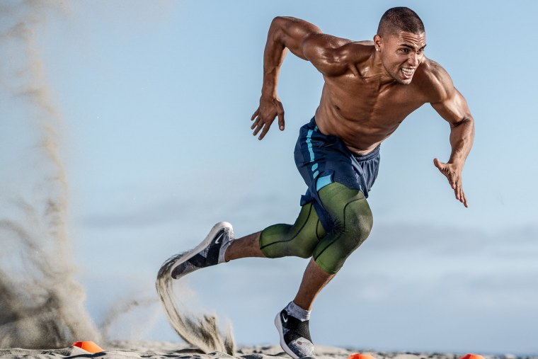 Девушка в прыжке