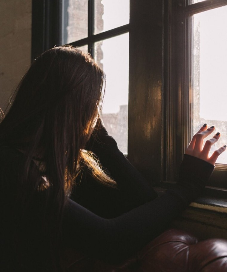 Грустная девушка