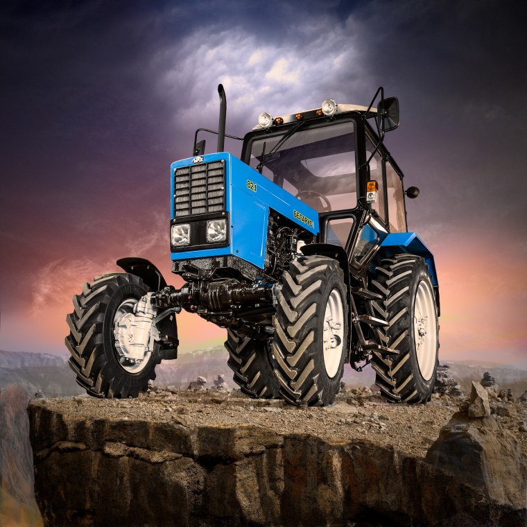 Беларус-1221 трактор