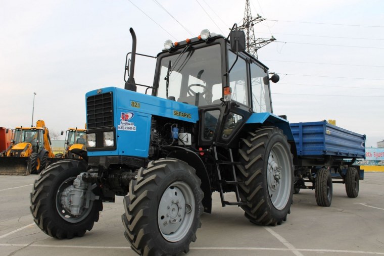 Трактор МТЗ 80 красный