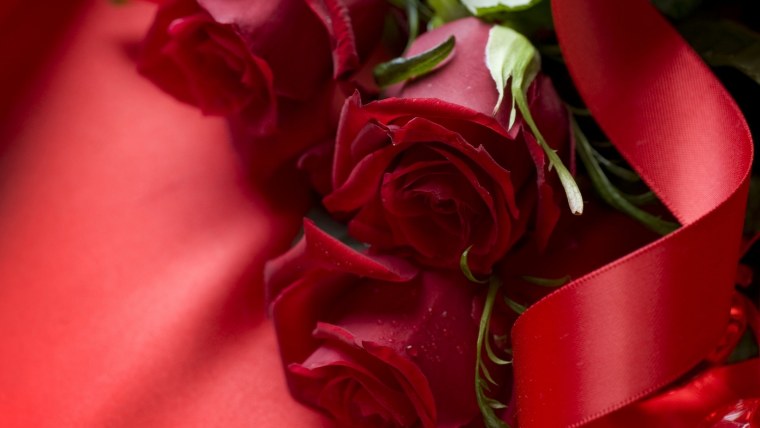 Красные розы открытка