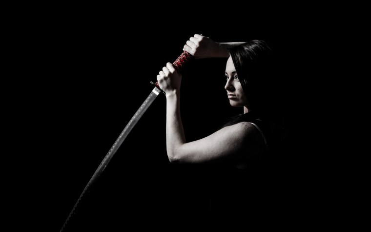 Мелани Джарнсон катана