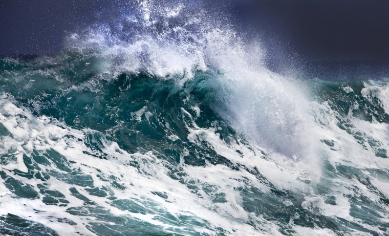 Бурлящее море