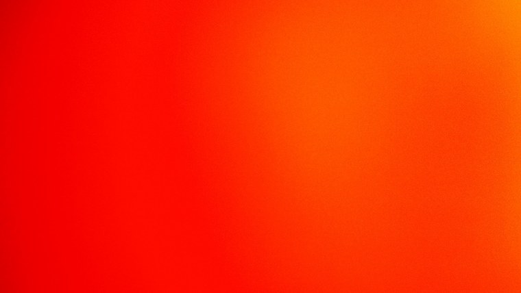 Ярко алый цвет