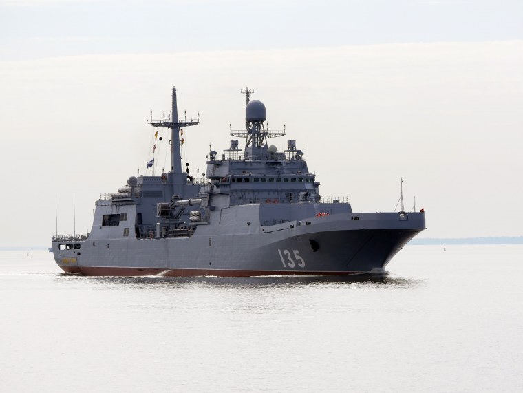 Военный корабль БДК