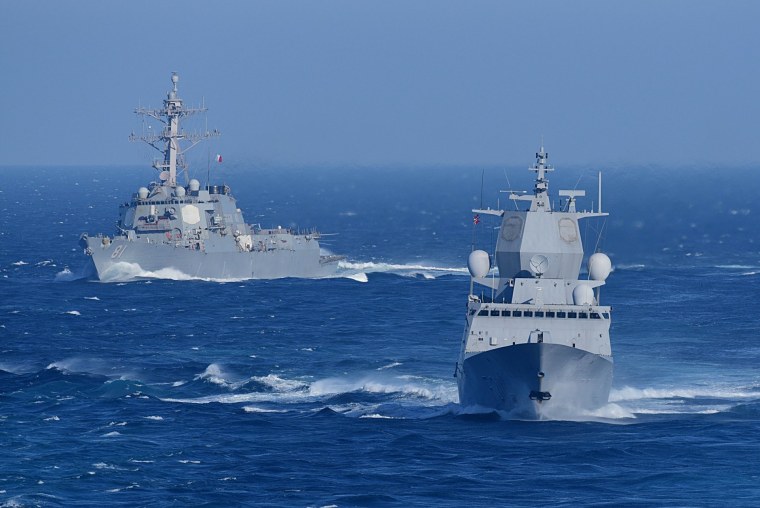 Военно морские учения