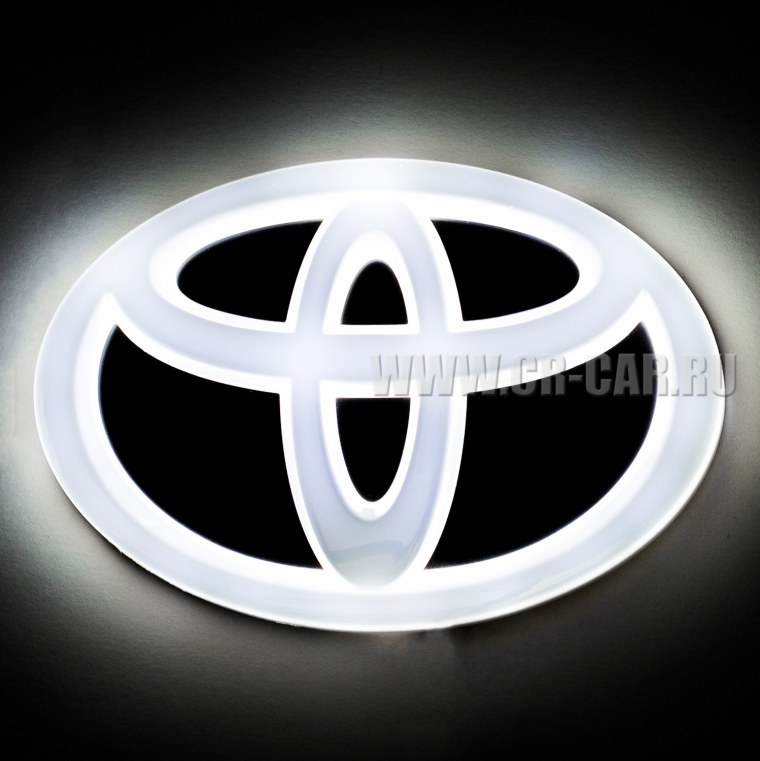 Эмблема Тойота на Прадо 120