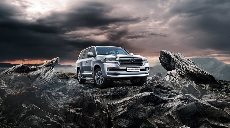 Тойота ленд Крузер 200 в горах