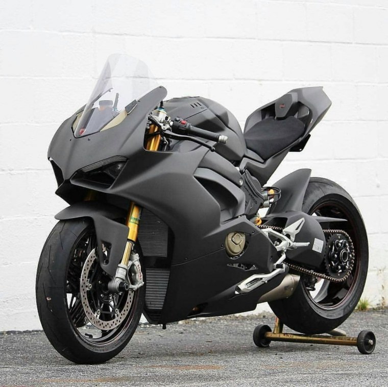 Ducati Panigale v4 Black