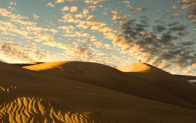 Оранжевый песок