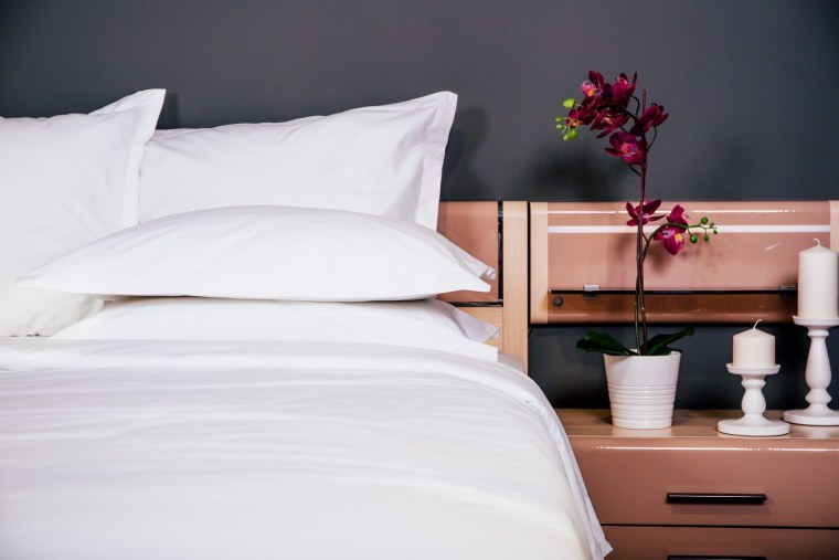 Не заправленая кровать