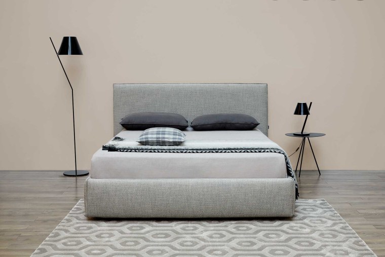 Незаправленная кровать