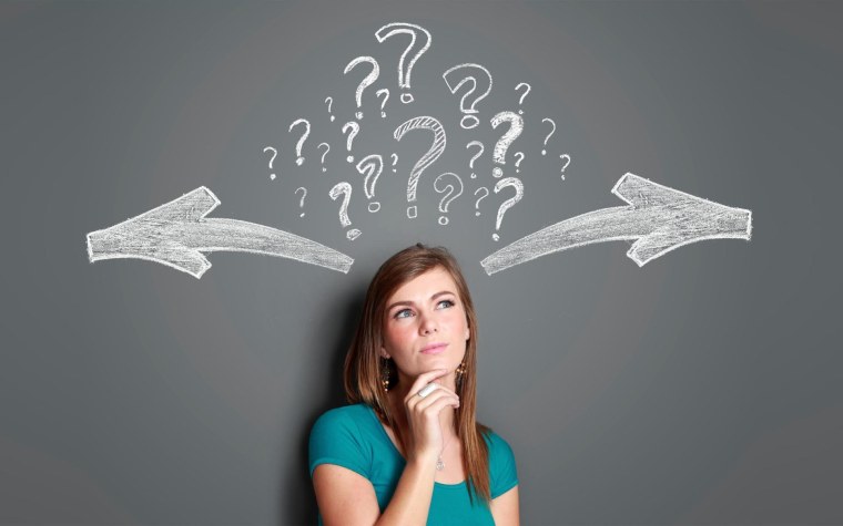 Девушка думает что выбрать