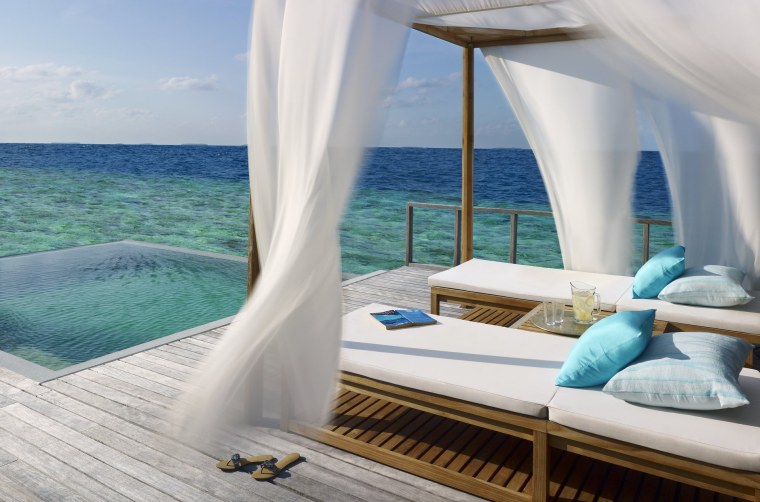 Hotel Dusit Thani Maldives 5