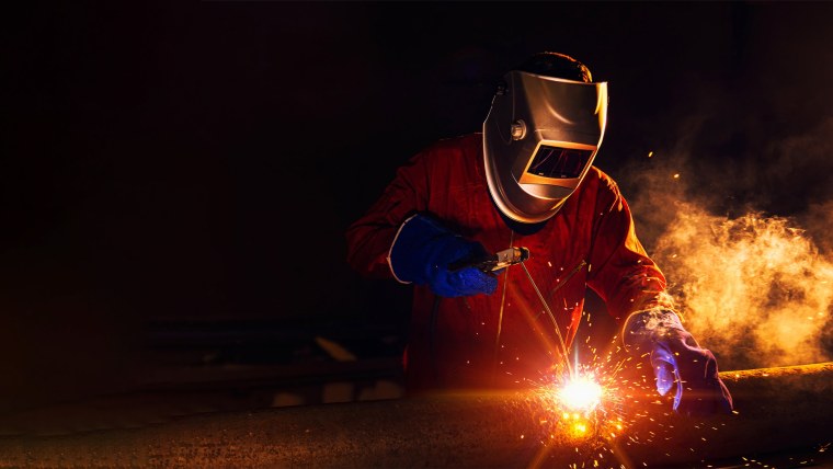 Красивый сварщик