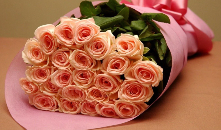 Красивый букет роз