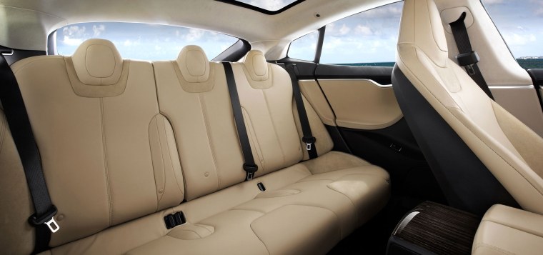 Тесла модель x салон сзади