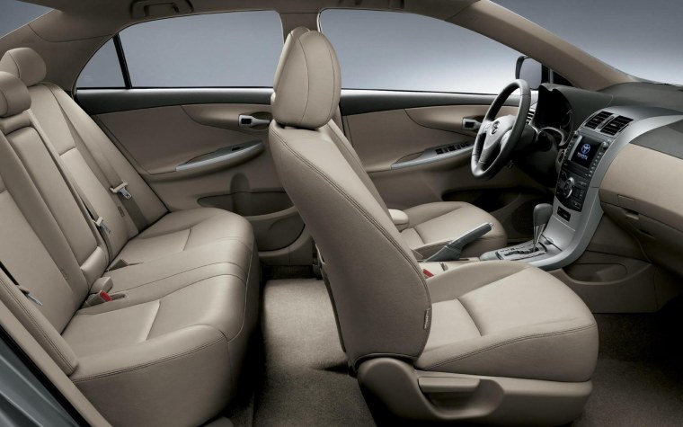 Тойота Королла с белым салоном