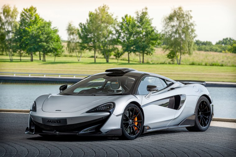 Машина MCLAREN 600lt