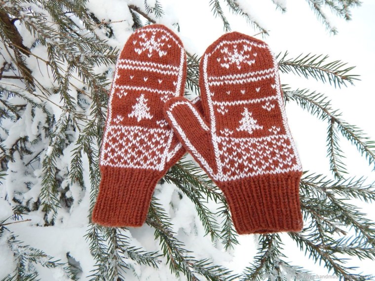 Варежки женские