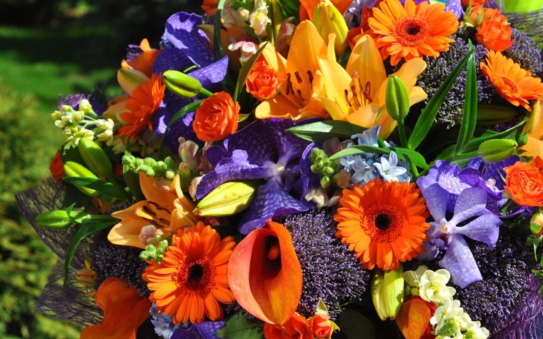 Шикарный яркий букет