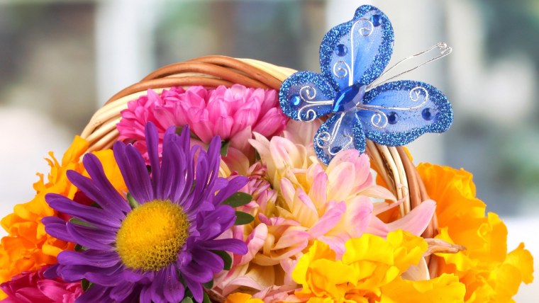 Красивый букет с бабочками