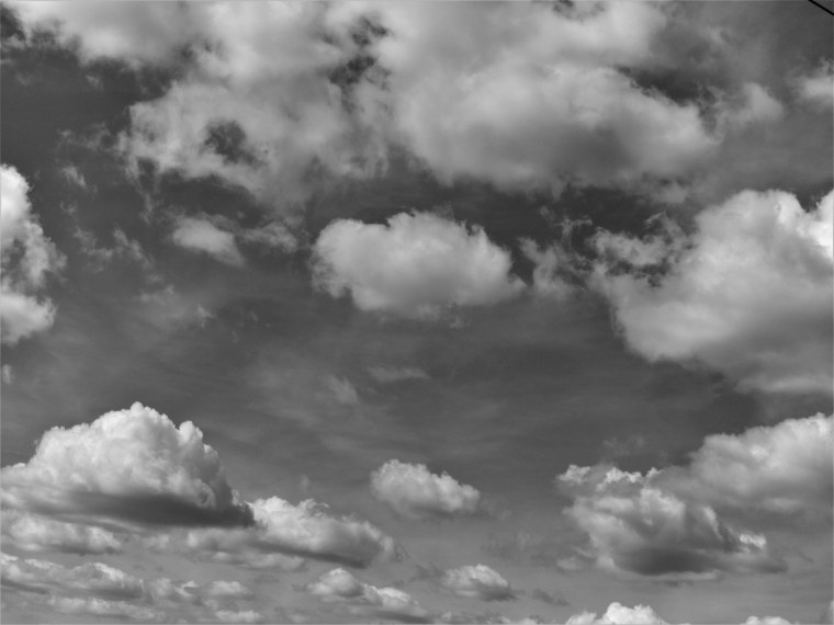 Ночное небо с розовыми облаками